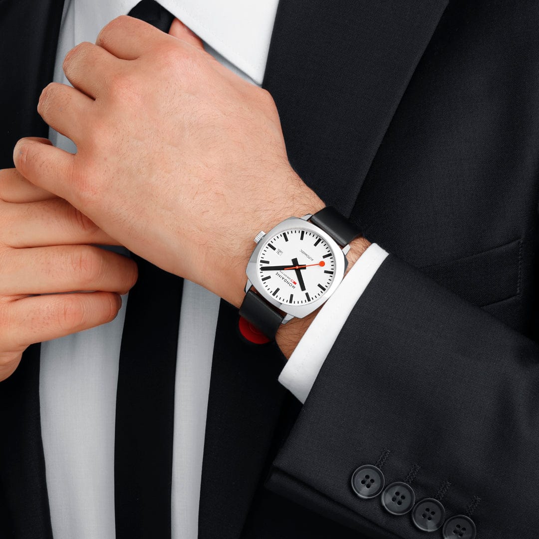 Cushion Automatic, 39 mm, Black Vegan Leather - Image 3